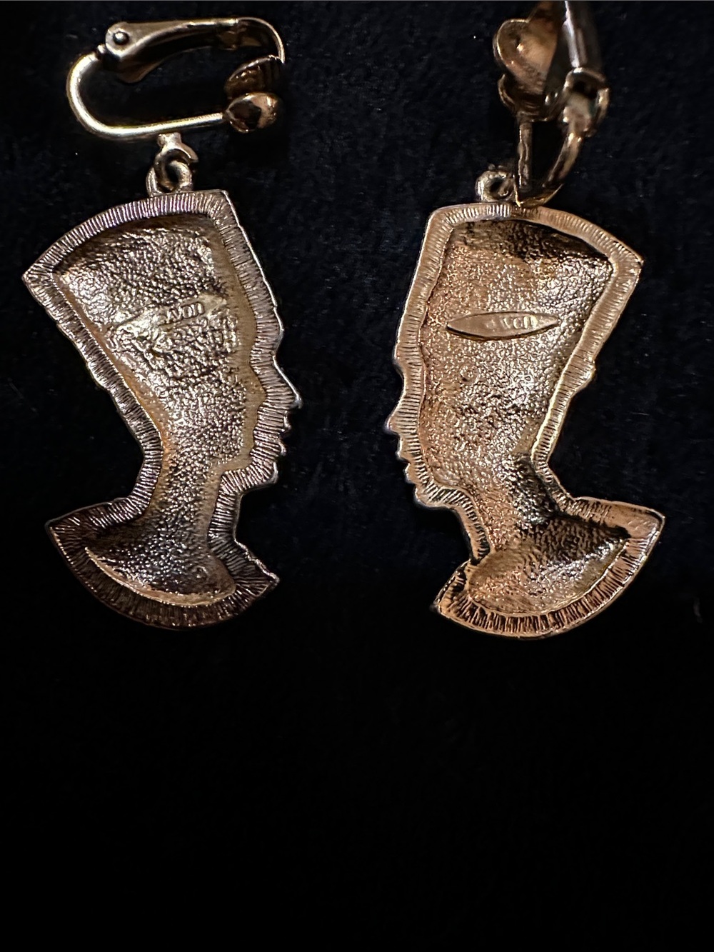 AVON Authentic Original STAMPED Egyptian Queen Profile Drop Earrings Jewelry - Picture 9 of 9